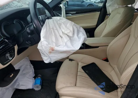 2019 BMW 530E из США, поврежденный, VIN WBAJA9C59KB391991